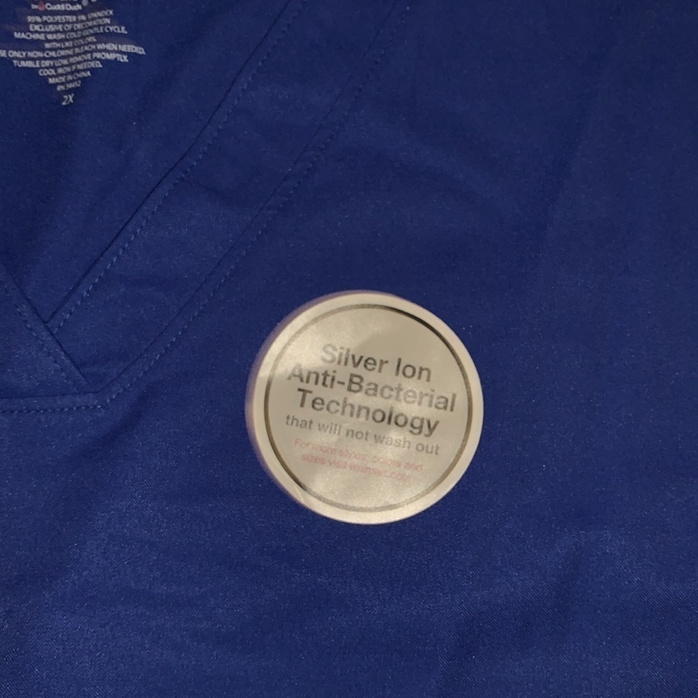 NWT Climate Right by Cuddl Duds Scrub Top - Picture 2 of 6